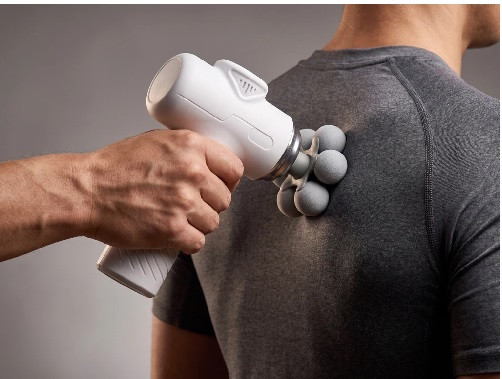 HEAD MASSAGE GUN - usage example